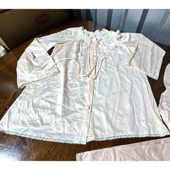 Vtg Miss Elaine Pink Silky Pajama Set Sz Med Lace Trim & Button Front Union USA - Picture 4 of 10